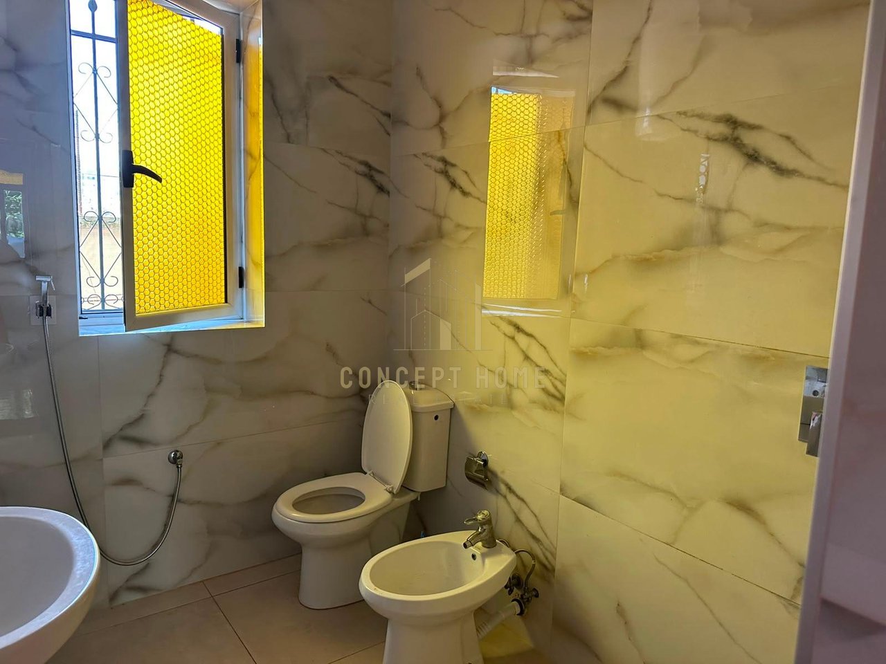Jepet me qera apartament 2+1 tek Kthesa e Kamzes