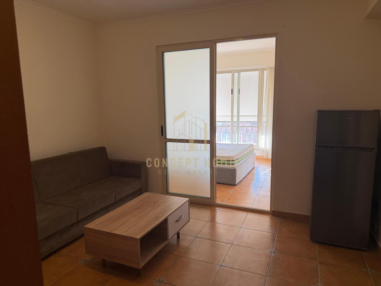 Jepet me qera Apartament 1+1 ne Qender