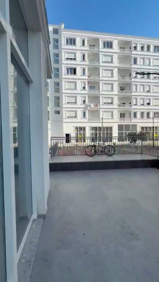 Jepet me qera dyqan, ambient biznesi ne Kamez