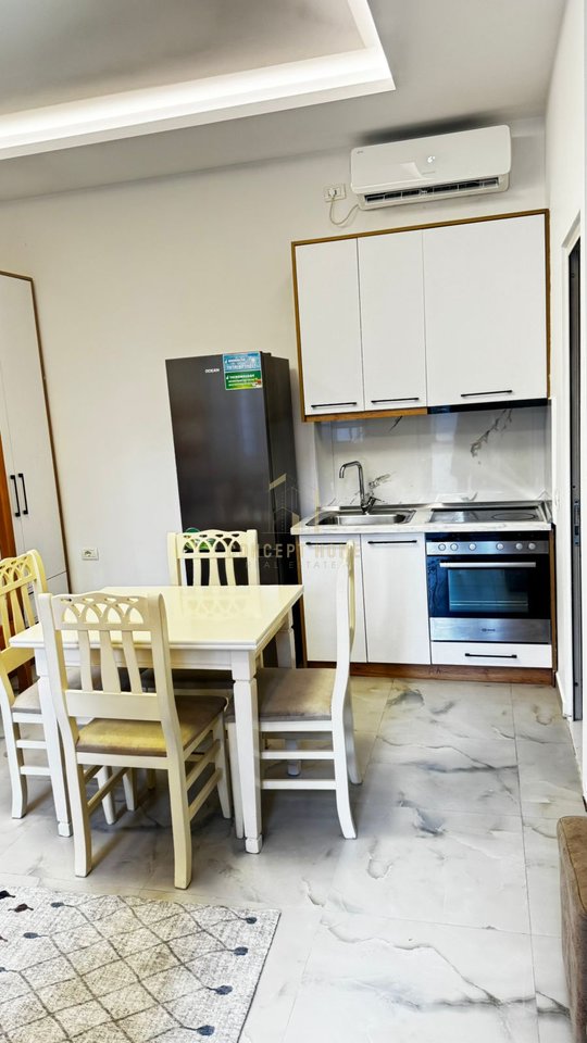Garsoniere Me Qira në Rruga 5 Maji, Tiranë - 400€ | 40 m²