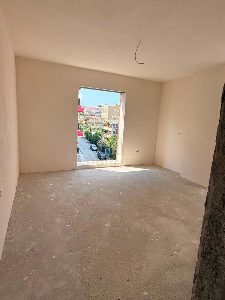 Shitet apartament 2+1 ne Paskuqan (Ringside Residence)