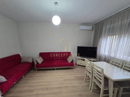 Jepet me qera apartament 1+1 ne Porcelan