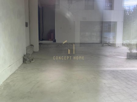 Shitet  dyqan Ne Porcelan