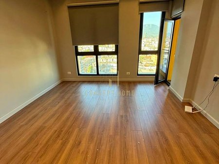 Jepet me qera zyre tek 21 Dhjetori