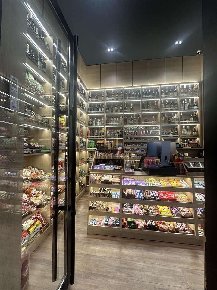 Shitet lokal & tabacino në zonën me te kërkuar ne Xhamllik