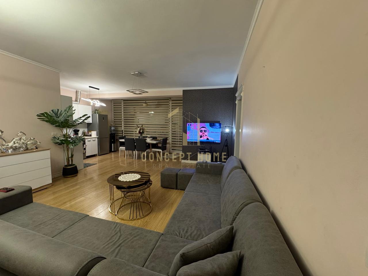 Shitet apartament 3+1+2 tek Kodra e Diellit/250.000€