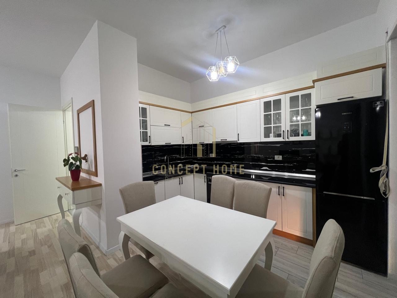 Affittasi appartamento 2+1+2+parcheggio in Via Kavaja/1200 euro