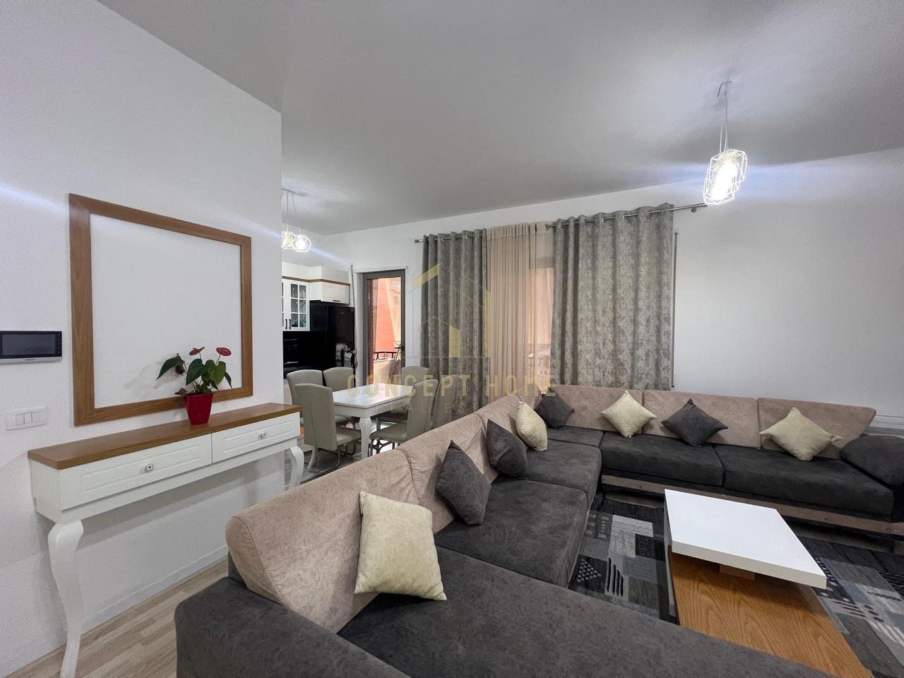 Affittasi appartamento 2+1+2+parcheggio in Via Kavaja/1200 euro