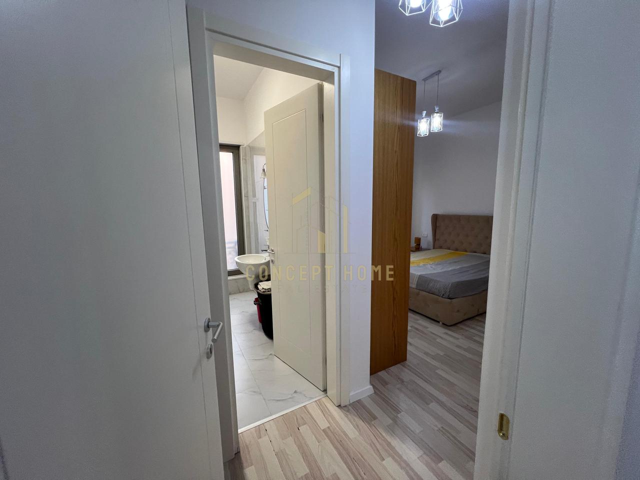 Affittasi appartamento 2+1+2+parcheggio in Via Kavaja/1200 euro