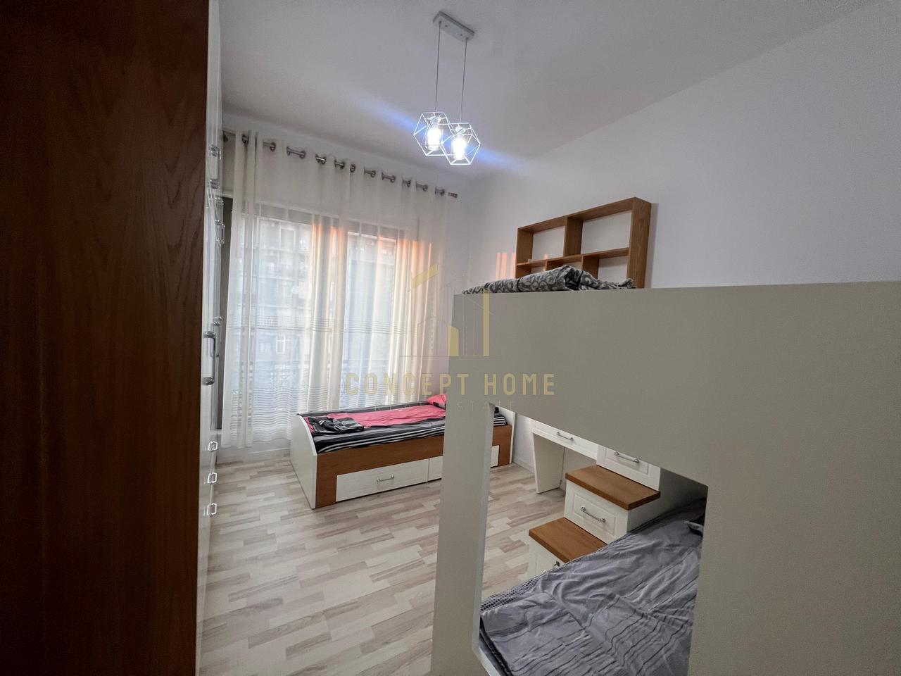 Affittasi appartamento 2+1+2+parcheggio in Via Kavaja/1200 euro