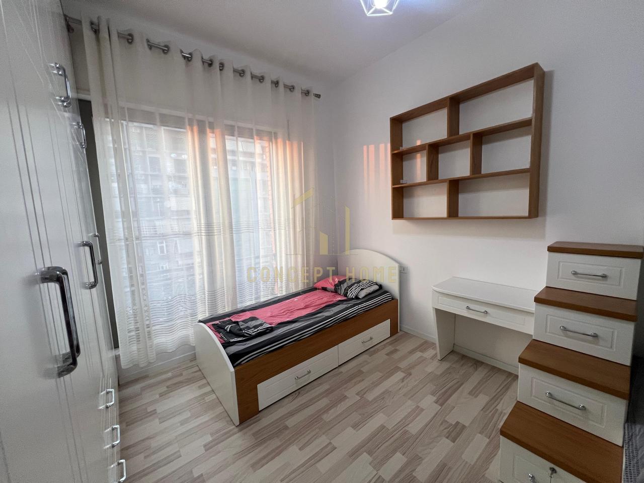 Affittasi appartamento 2+1+2+parcheggio in Via Kavaja/1200 euro