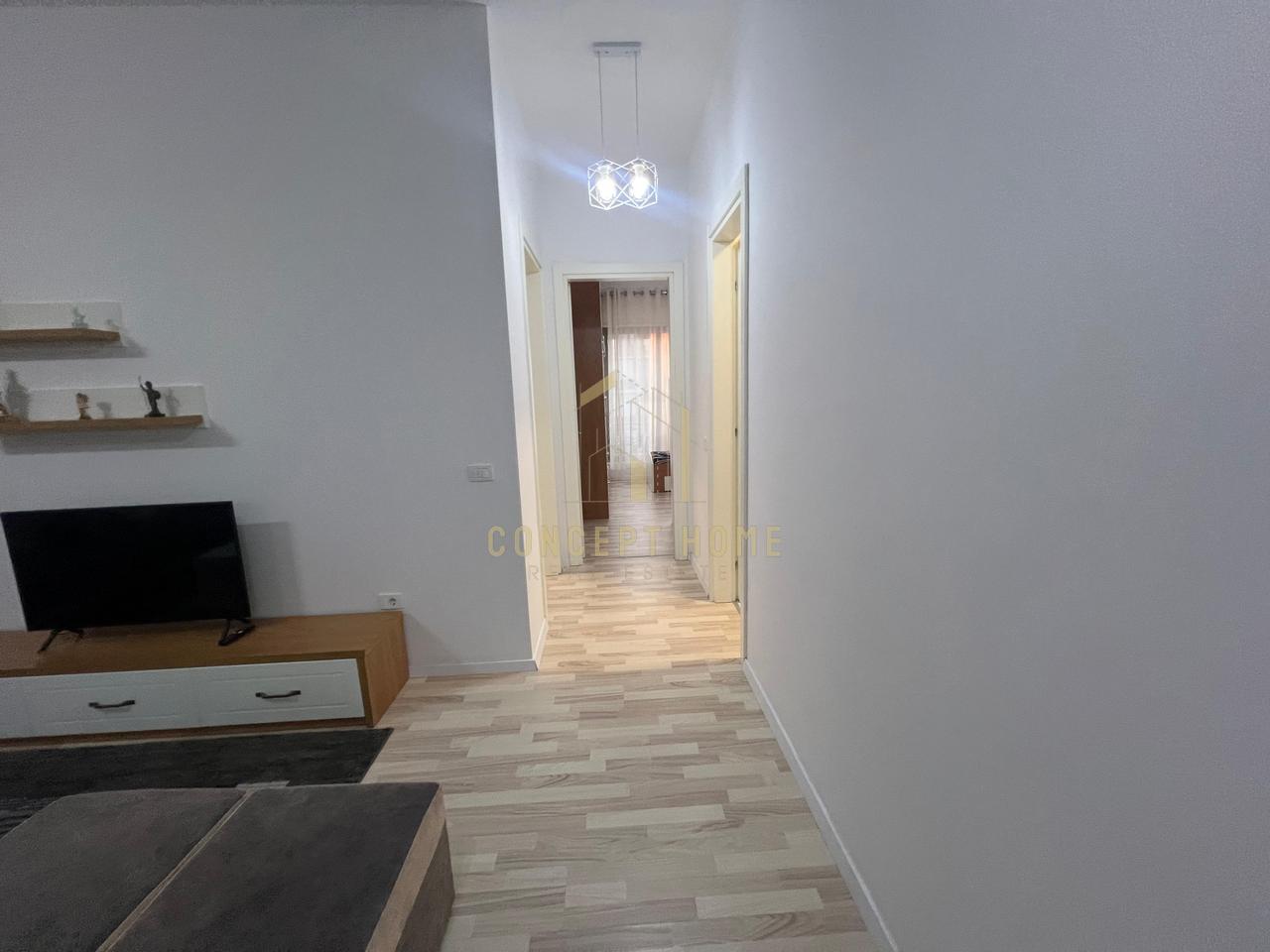 Affittasi appartamento 2+1+2+parcheggio in Via Kavaja/1200 euro