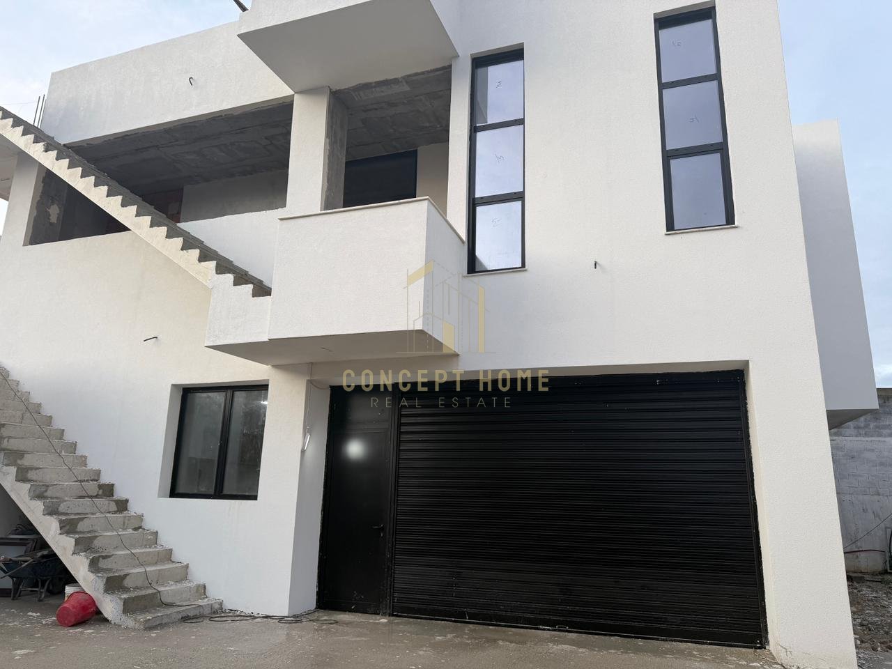 Locali commerciali in affitto a Vaqarr