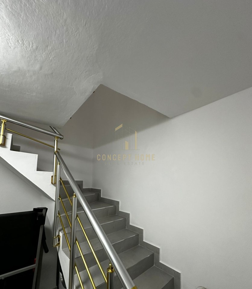 Duplex for rent in a private house near the Train Station/700€