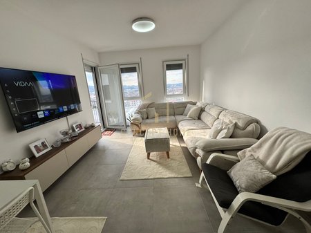 A 2+1 apartment is for rent at Univers City.