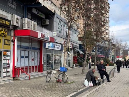 Premises for sale in Asir, by the main road.