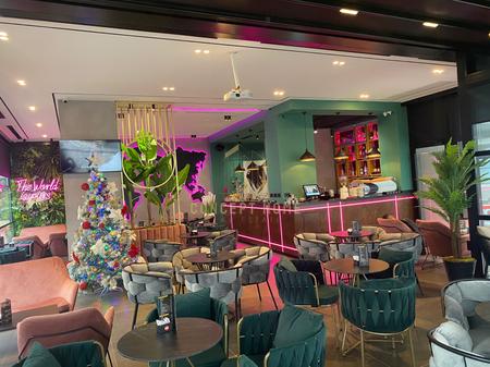 Shitet Super Bar Kafe tek Pallatet e Verdha Kthesa Kamzes