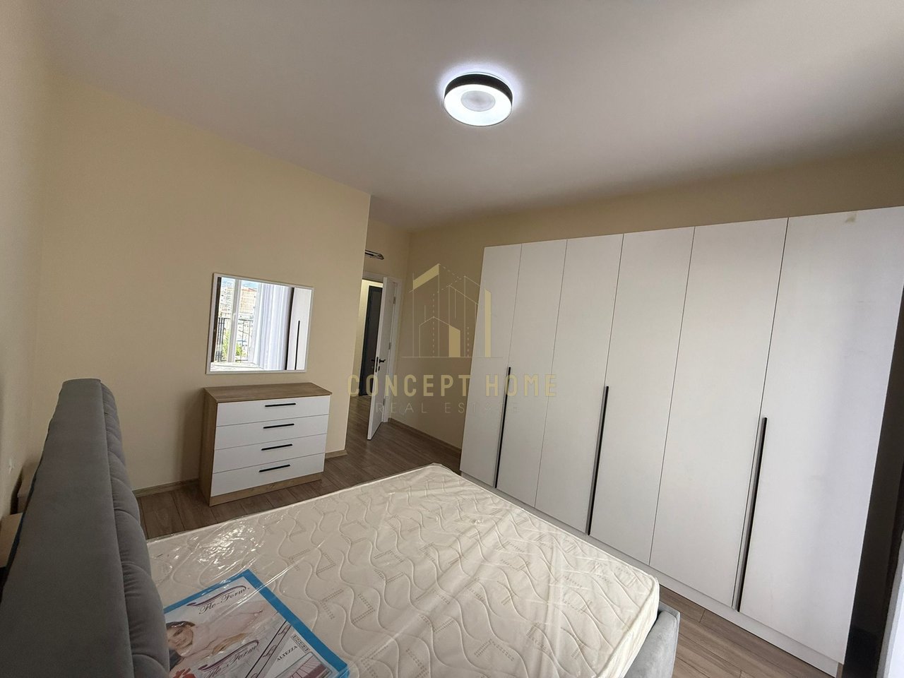 A 2+1 apartment is for rent in Kamez.