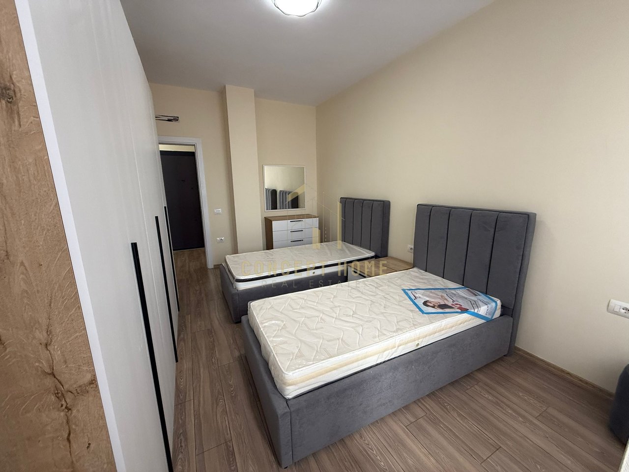 A 2+1 apartment is for rent in Kamez.