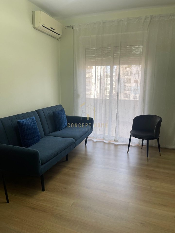 Apartment 1+1 for rent at Komuna e Parisit
