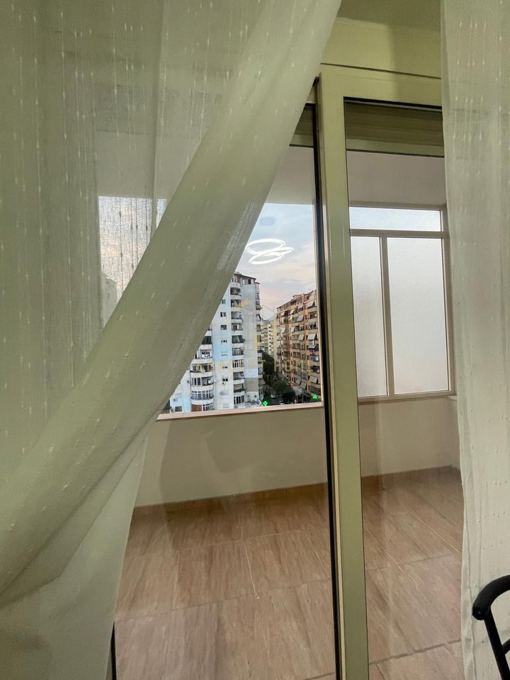 Apartment 1+1 for rent at Komuna e Parisit