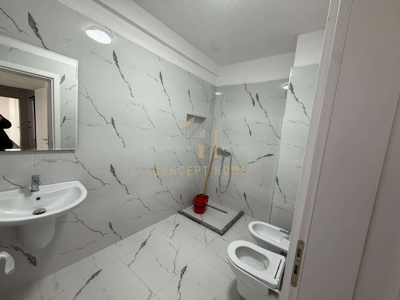 Office for rent at Zogu i Zi