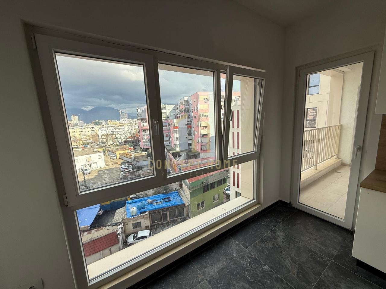 Office for rent at Zogu i Zi