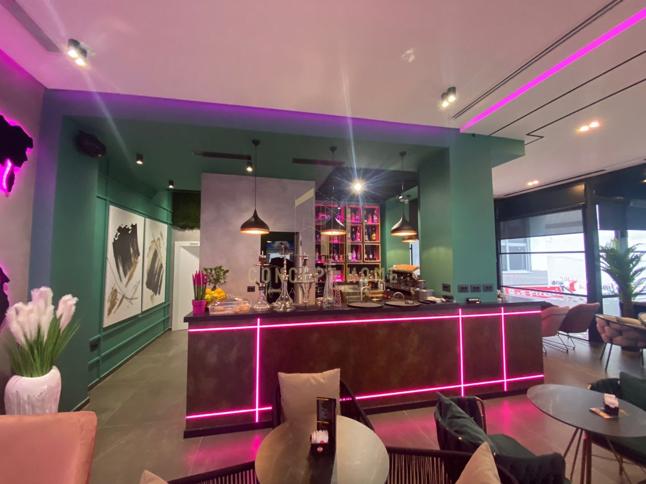 Shitet Super Bar Kafe tek Pallatet e Verdha Kthesa Kamzes