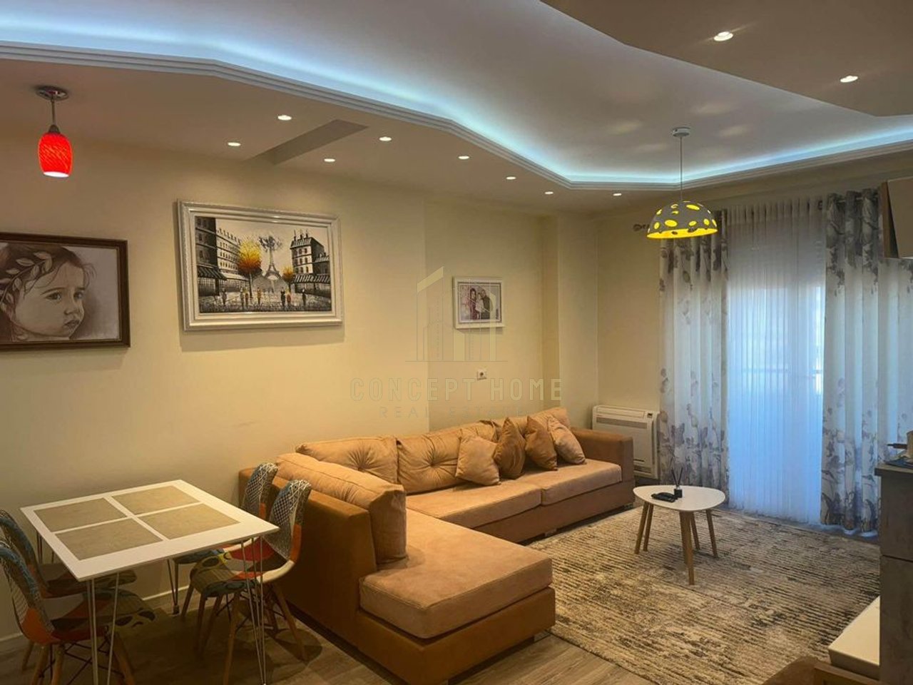 Appartamento 1+1 in vendita a Komuna e Parisit