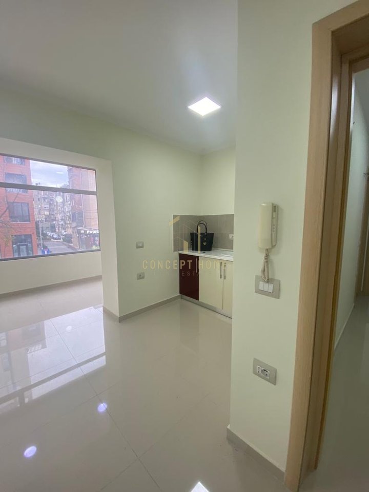 Office space for rent at Pazari i Ri.