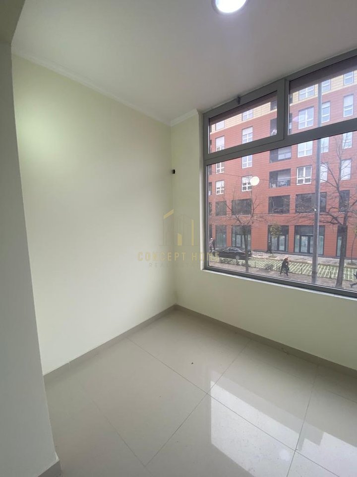 Office space for rent at Pazari i Ri.