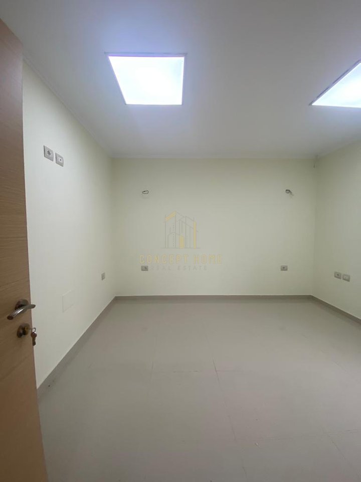 Office space for rent at Pazari i Ri.