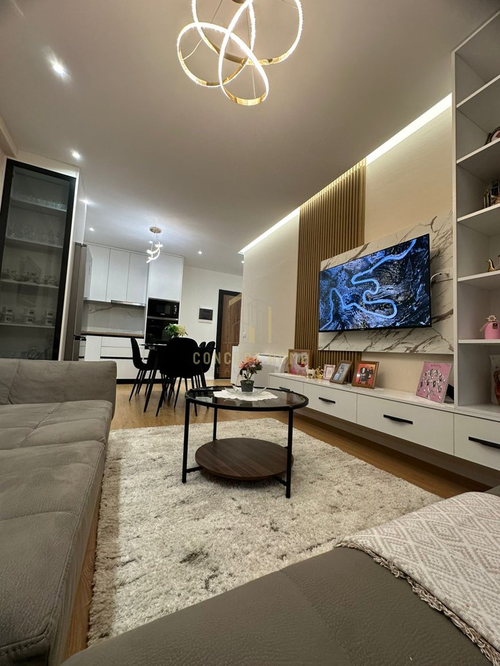 Apartament 2+1 Me Qira në  Univers City - 650€ | 90 m²