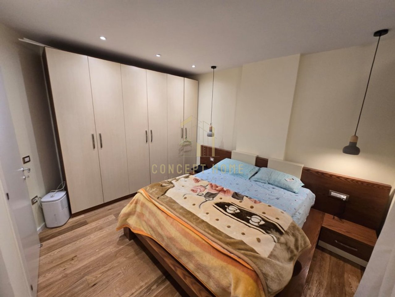 Apartament 3+1 Me Qera tek Pazari i Ri  - 800€ | 3+1 në katin e 3-të