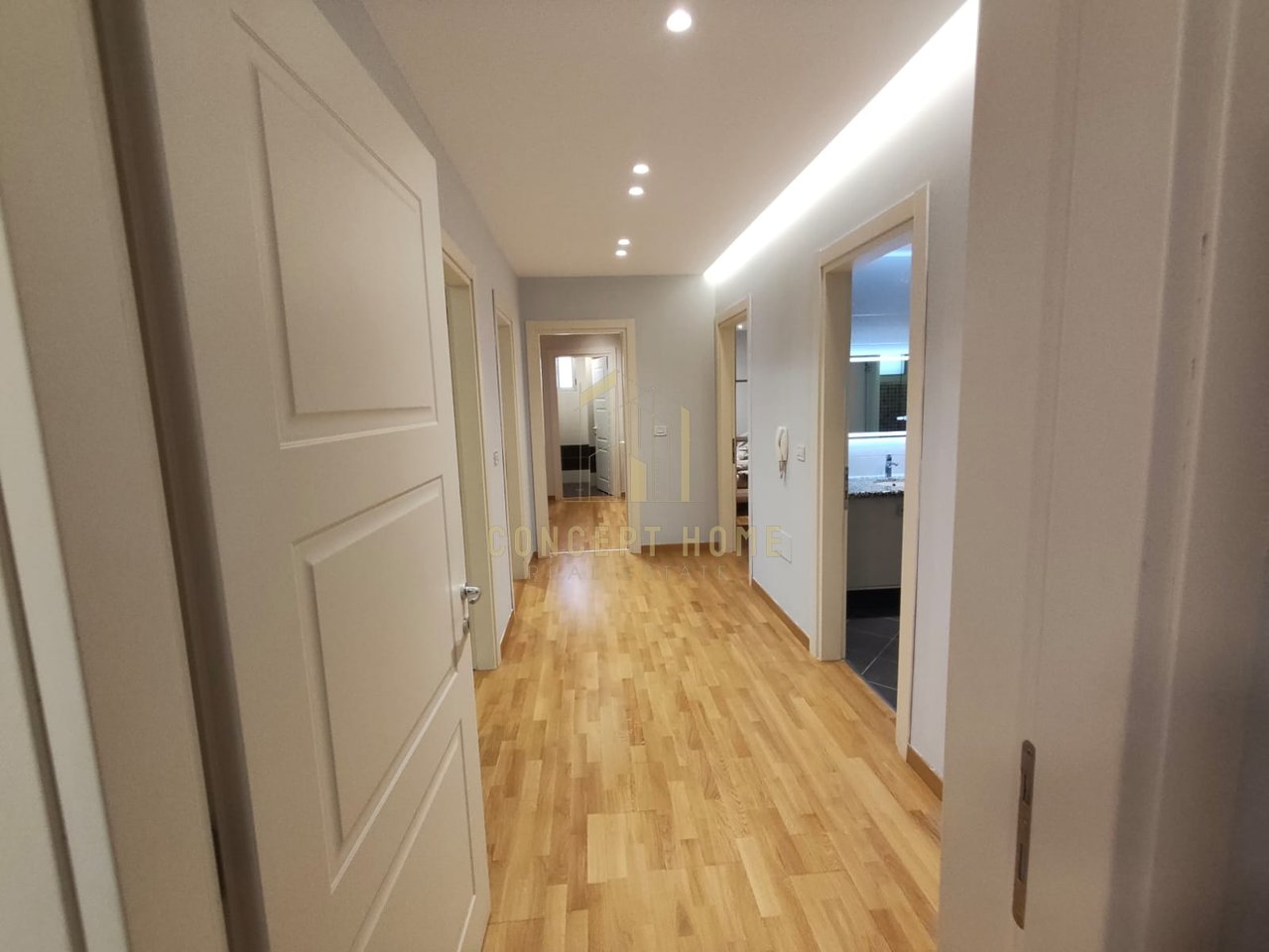Jepet me qera apartament 3+1+2 tek Liqeni