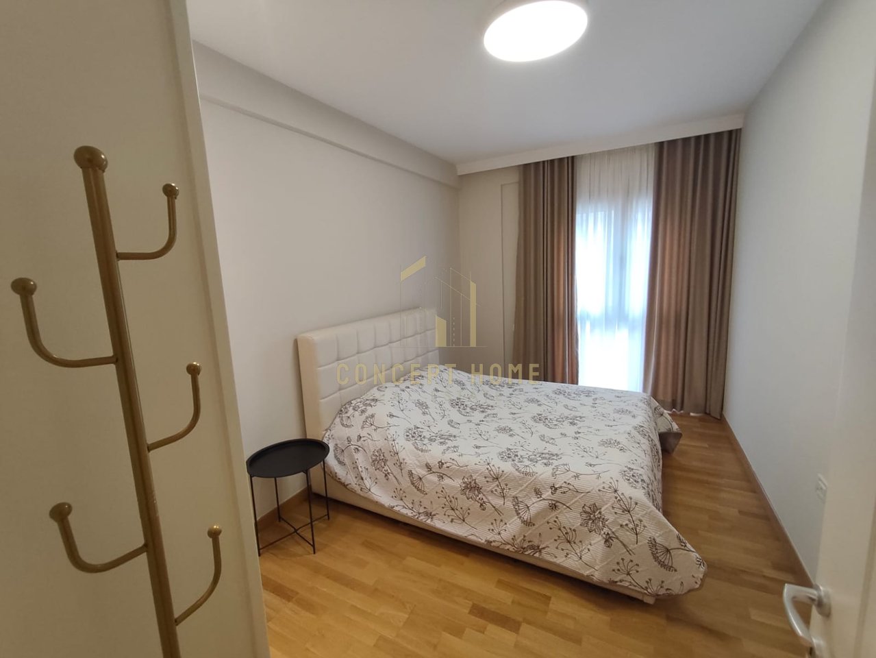 Jepet me qera apartament 3+1+2 tek Liqeni