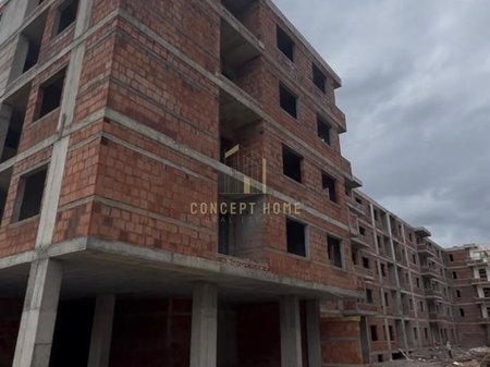 Shitet Apartament 2+1 ne Kamez.