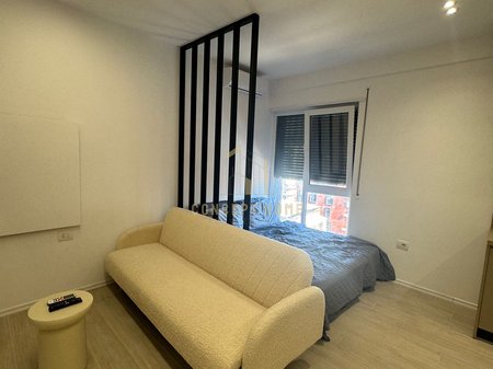 Si affitta monolocale a 5 Maggio.