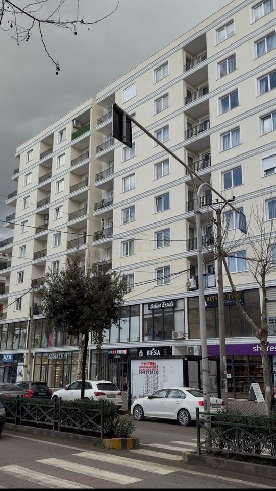 Jepet me qera ambient biznesi ne Kamez/1.300 euro