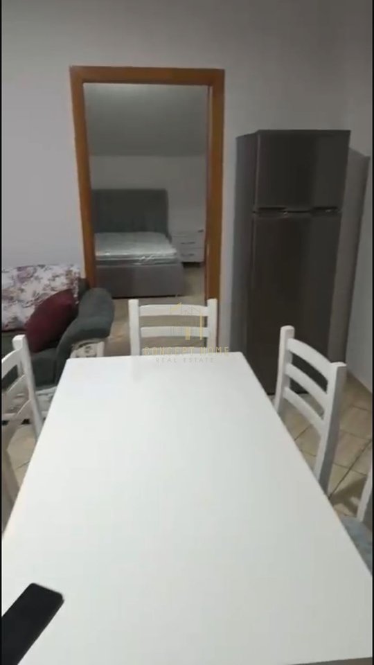 Jepet me qera shtepi private 1+1 ne Paskuqan