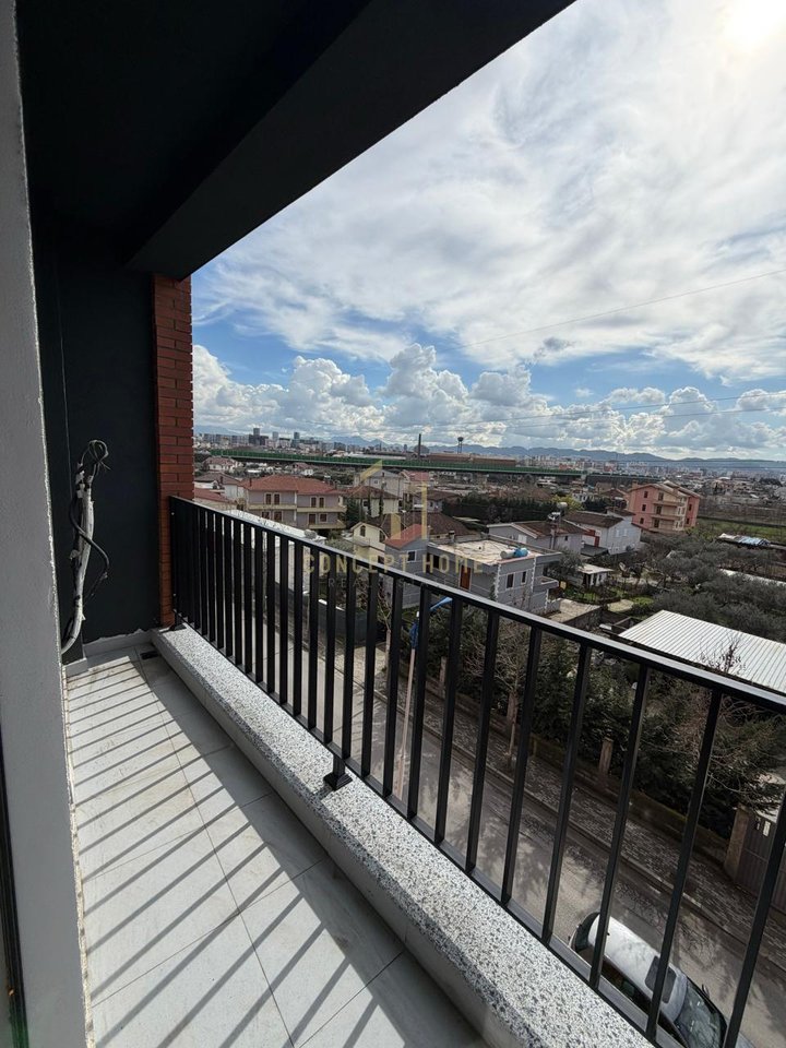 Shitet apartament 1+1 ne Paskuqan