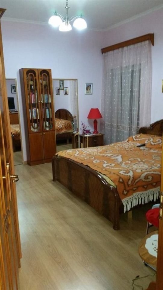 Casa 3+3 in Vendita nella Città Studenti, Tirana - 200.000€ | 153 m²