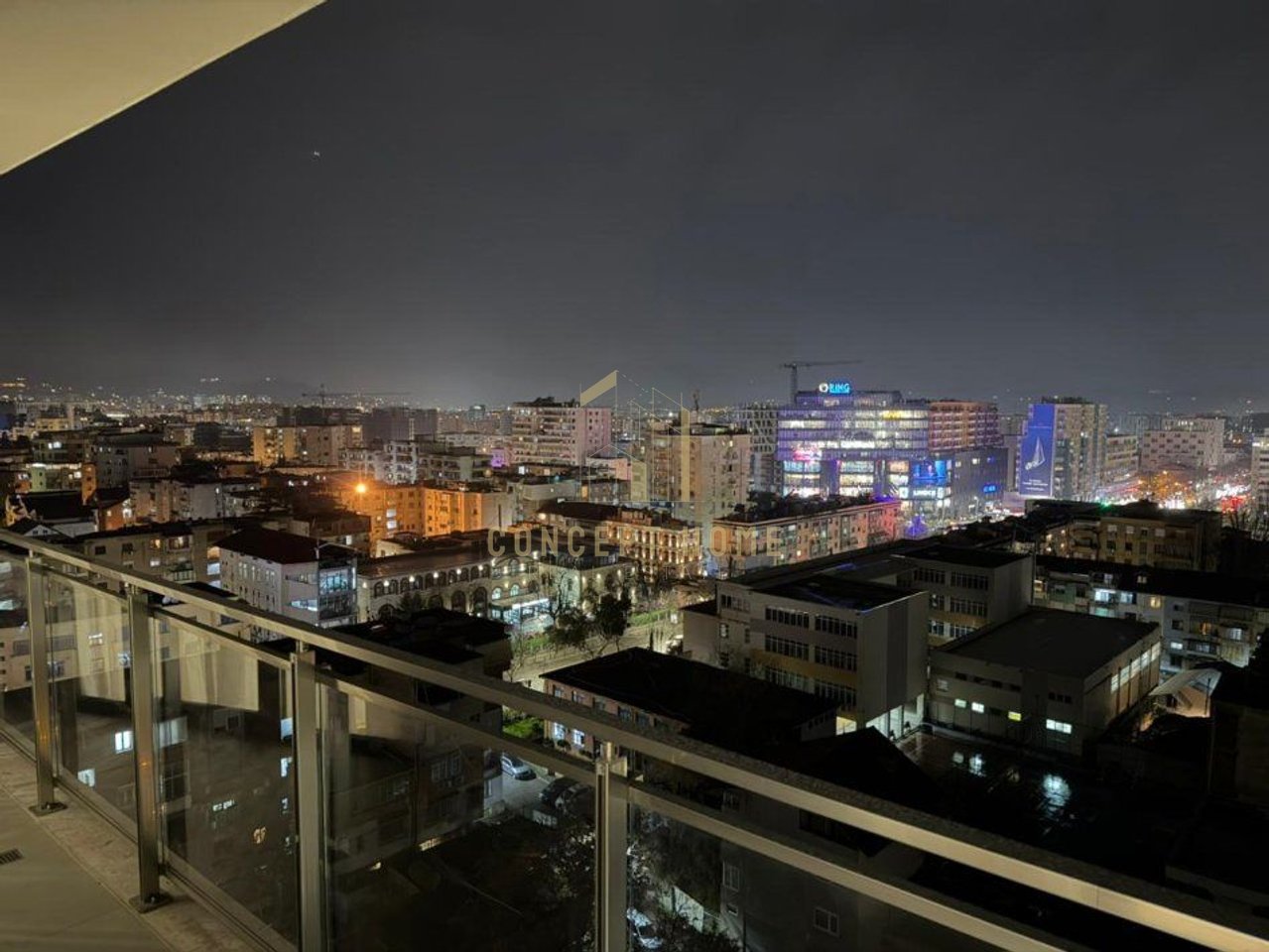 Jepet me qera apartment 2+1 tek Mine Peza