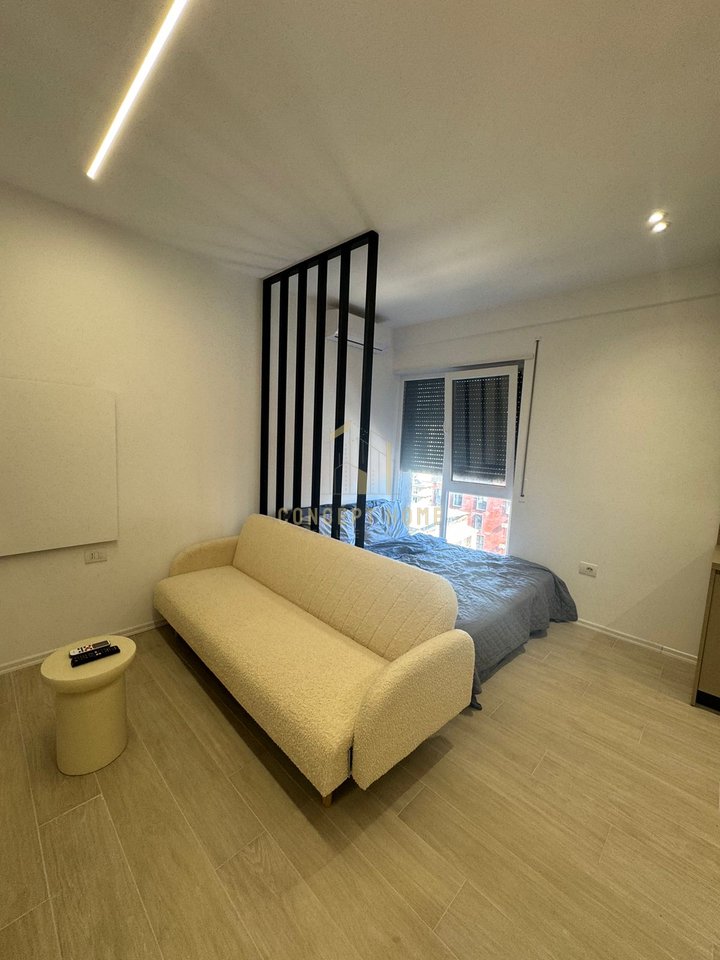 Si affitta monolocale a 5 Maggio.