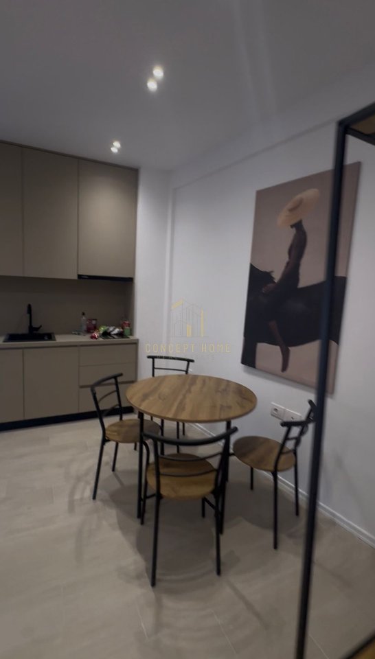 Si affitta monolocale a 5 Maggio.