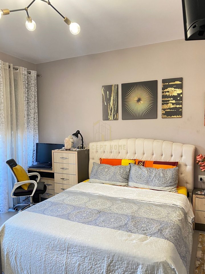 Jepet me qera apartament 1+1 tek Stadiumi Dinamo
