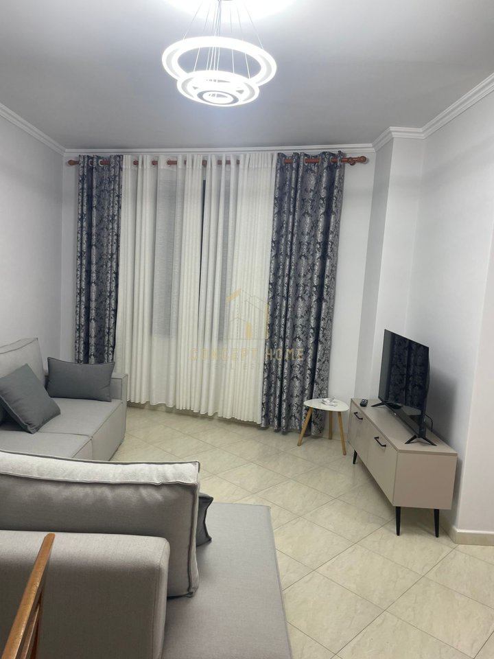Apartament 2+1+2 Me Qira në Qendër, tek 9 Kateshet - 800€ | kati 7