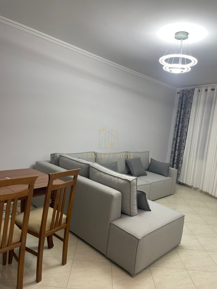 Apartament 2+1+2 Me Qira në Qendër, tek 9 Kateshet - 800€ | kati 7