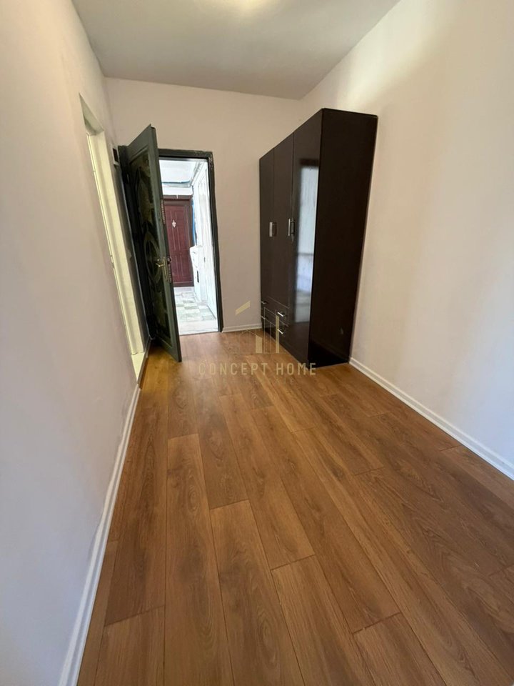 Shitet apartament 1+1 tek Pediatria