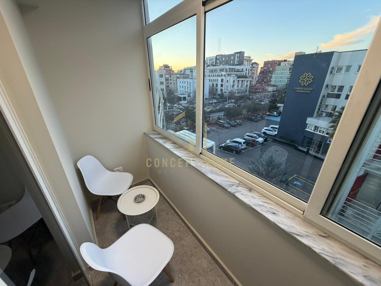 Shiten dy apartamente bashke 1+1 tek Kryqezimi 21 Dhjetorit.